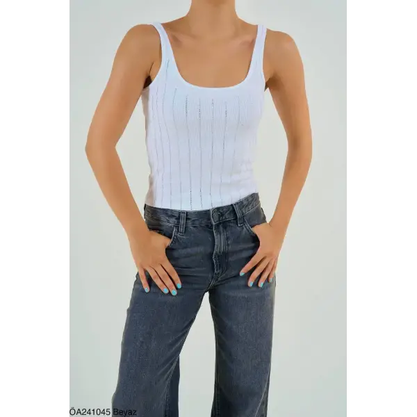 Taş dizili basic atlet