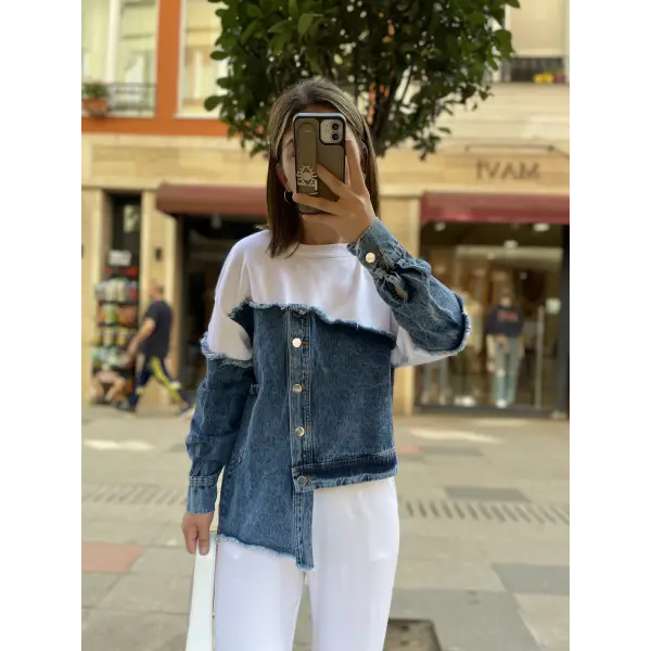 Tasarım Düğmeli Beyaz Sweat