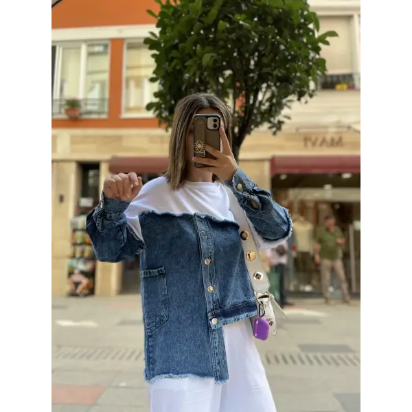 Tasarım Düğmeli Beyaz Sweat