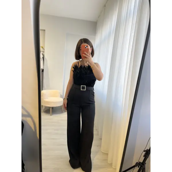 Tüy detaylı siyah tulum