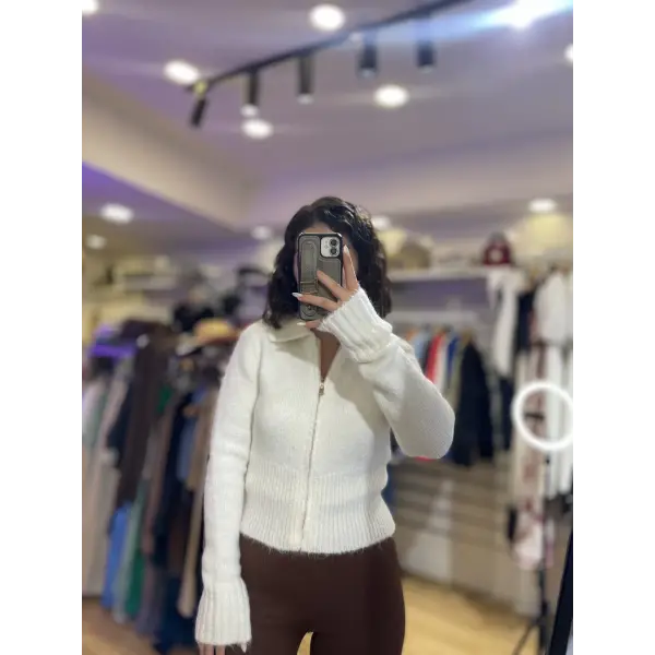 Yumoş Dilvin hırka