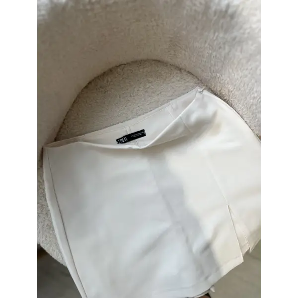 ZR İçi şortlu önü ve arkası etek duruşlu taş şort etek