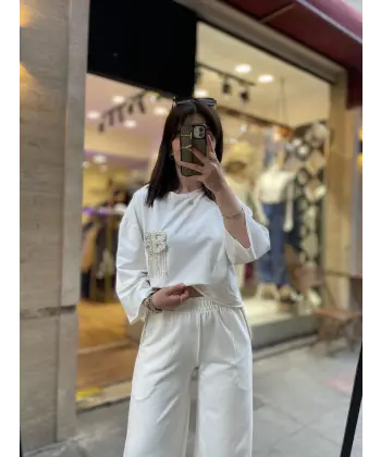 BB taş detaylı beyaz takım