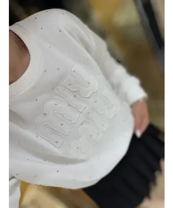 Beyaz yazı detaylı marka model sweat