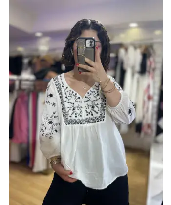 Etnik desenli nakışlı bluz