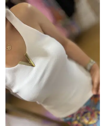 Gold detaylı v yaka basic atlet