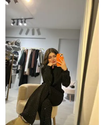 Işıltılı şardonlu siyah takım