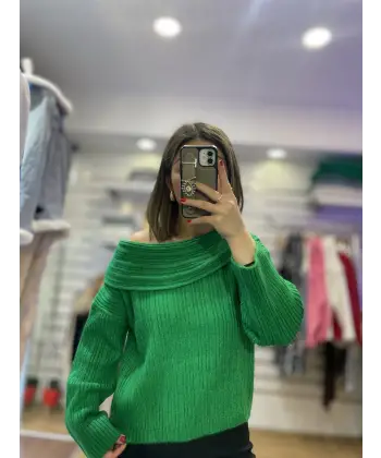 Kayık yaka triko kazak