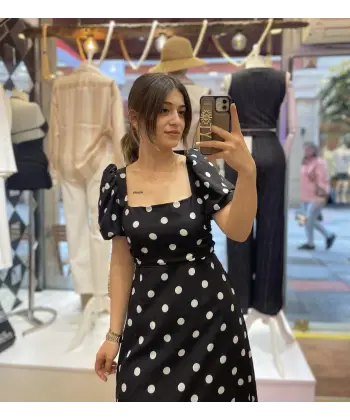 Tasarım puantiyeli uzun elbise