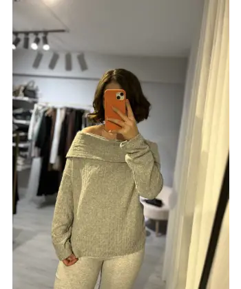 Yumoş kayık yaka kazak