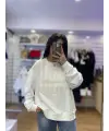 Beyaz yazı detaylı marka model sweat