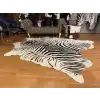 HAKİKİ DERİ DANA POSTU - BEYAZ ZEBRA BASKILI - 210 x 260 - 2261201000014