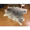 HAKİKİ DERİ DANA POSTU - BEYAZ ZEBRA BASKILI - 210 x 260 - 2261201000014