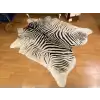HAKİKİ DERİ DANA POSTU - BEYAZ ZEBRA BASKILI - 225 x 255 - 2261201000013