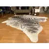 HAKİKİ DERİ DANA POSTU - BEYAZ ZEBRA BASKILI - 225 x 255 - 2261201000013