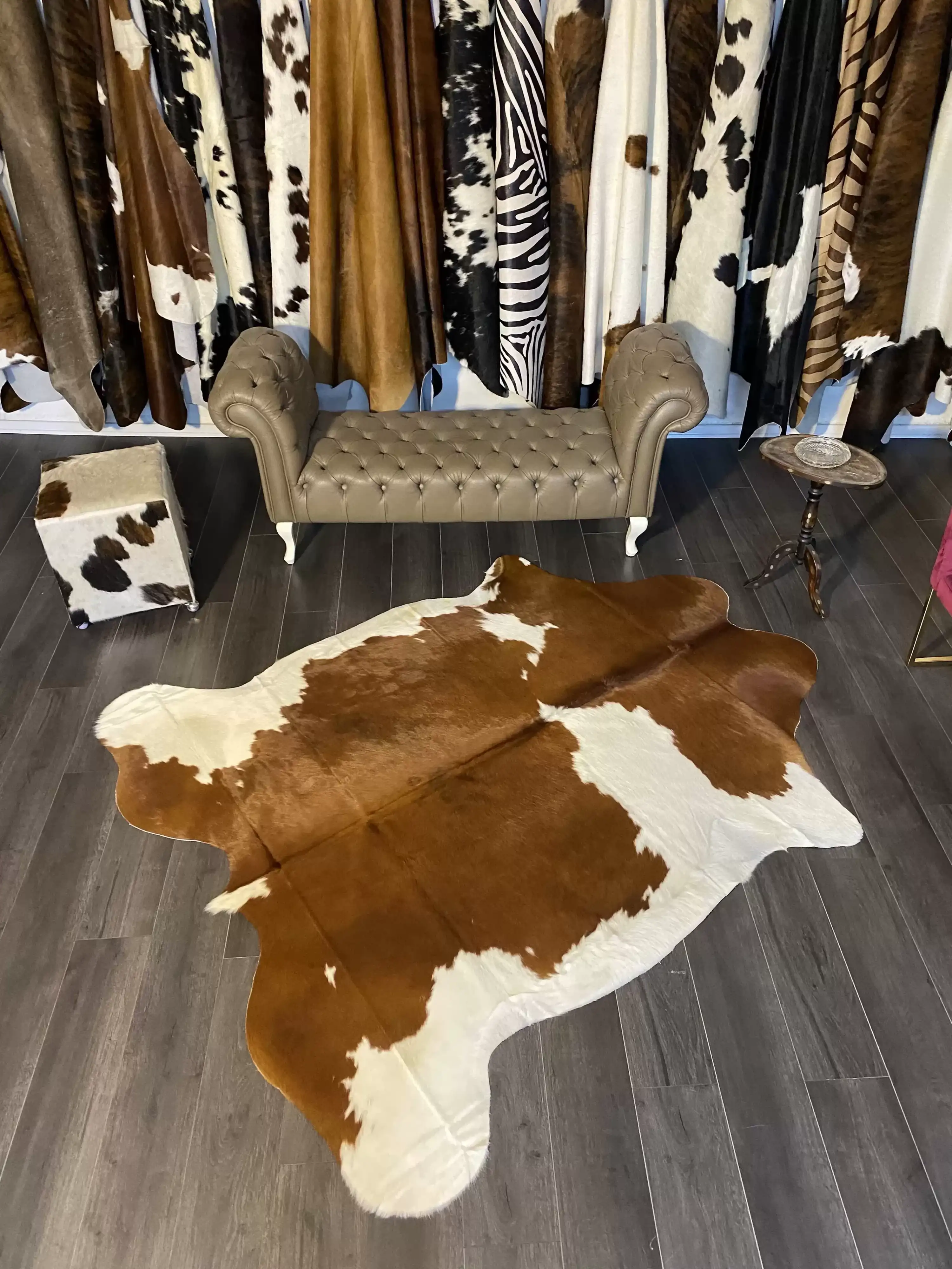 HAKİKİ DERİ DANA POSTU KAHVE - BEYAZ 185 x 220 - 0801000070