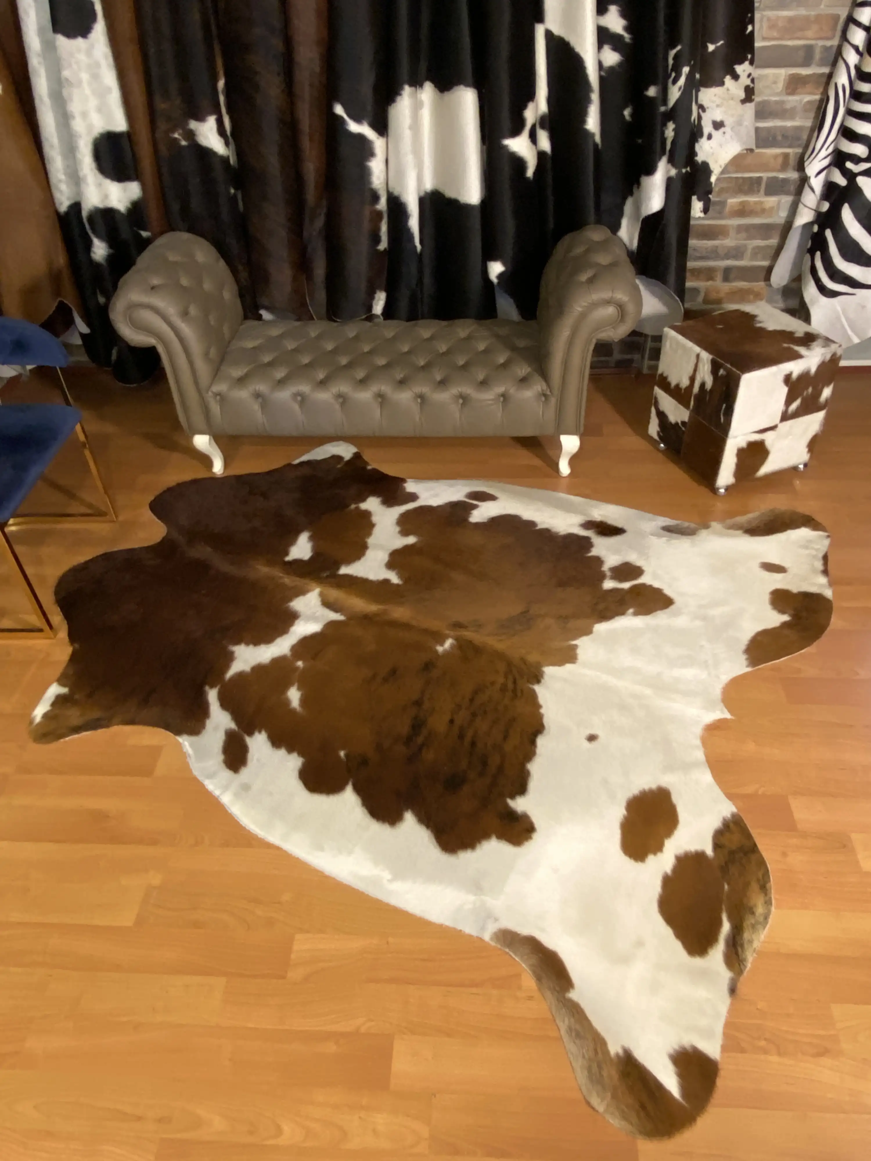 HAKİKİ DERİ DANA POSTU - KAHVE BEYAZ - 200 x 230 - 2260801000106