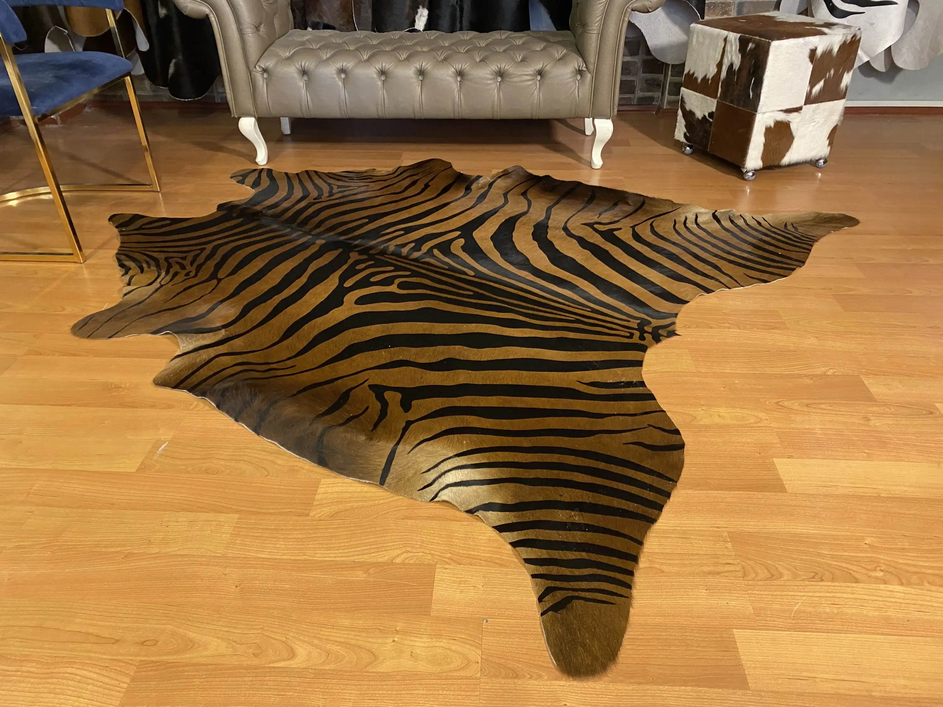 HAKİKİ DERİ DANA POSTU - KAHVE ZEBRA BASKILI - 195 x 220 - 2261101000001