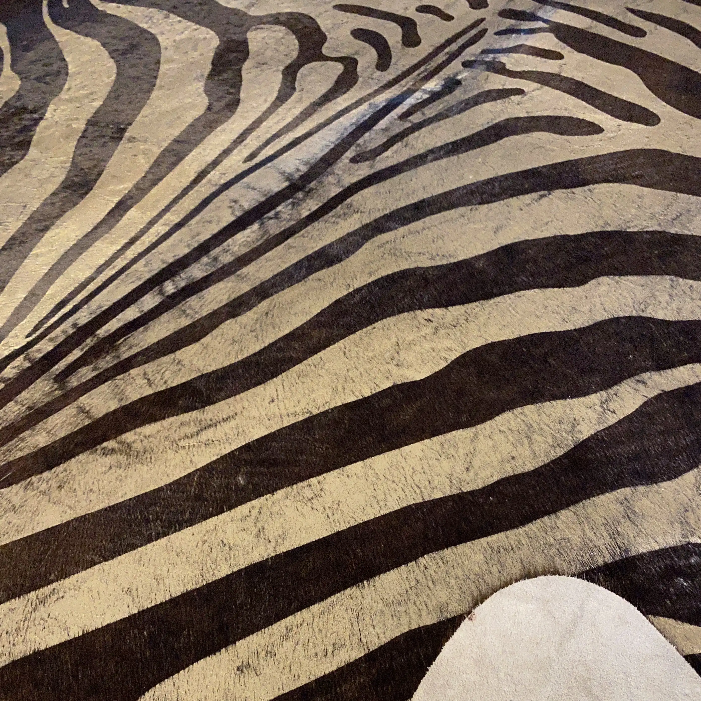 HAKİKİ DERİ DANA POSTU LAZERLİ-VARAKLI 180 x 210 - 1401000022