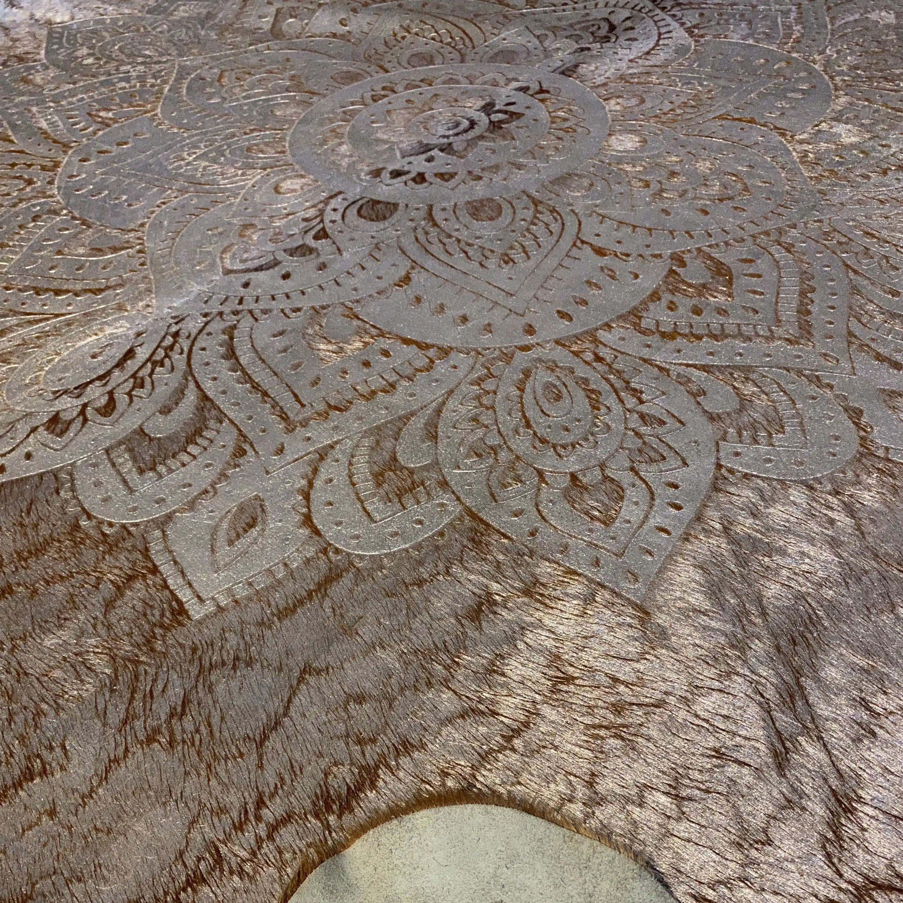 HAKİKİ DERİ DANA POSTU LAZERLİ-VARAKLI 235 x 260 - 1401000024