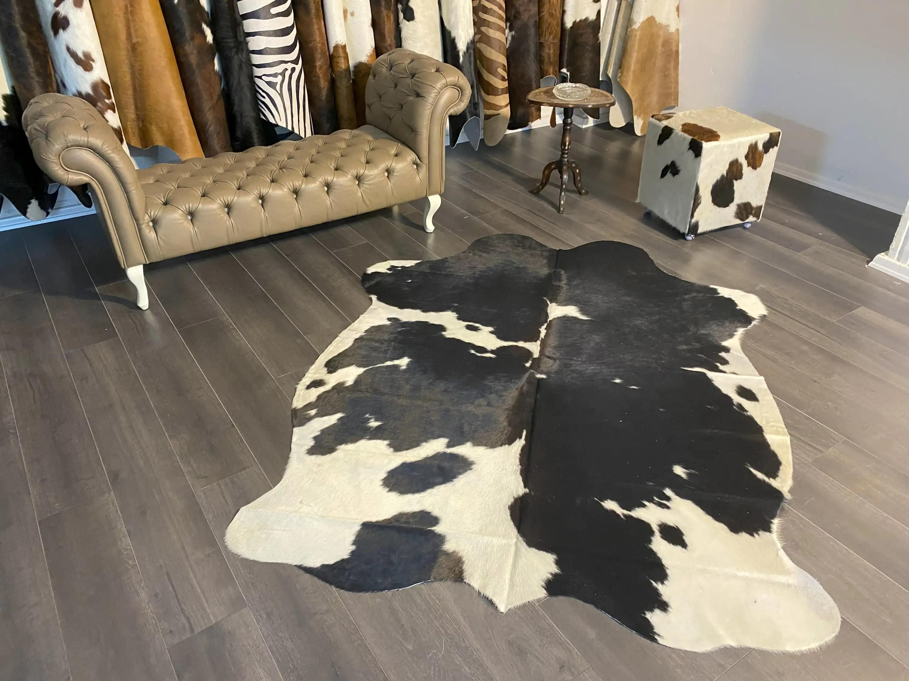 HAKİKİ DERİ DANA POSTU SİYAH - BEYAZ 150 x 200 - 0701000120