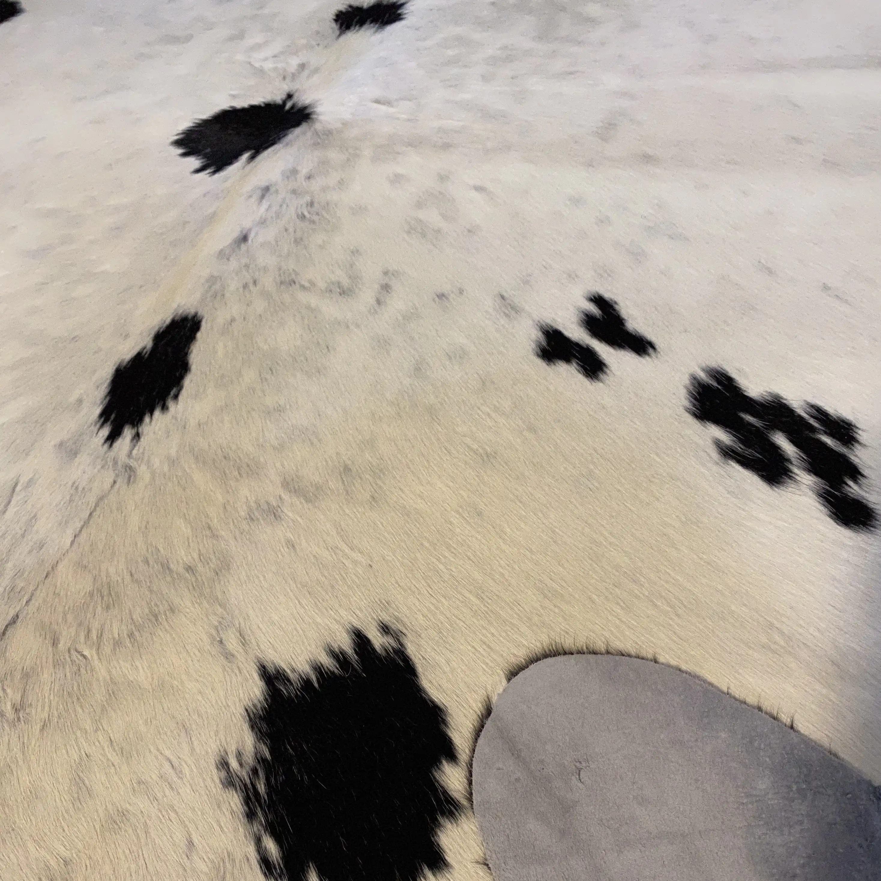 HAKİKİ DERİ DANA POSTU SİYAH - BEYAZ 170 x 215 - 0701000154