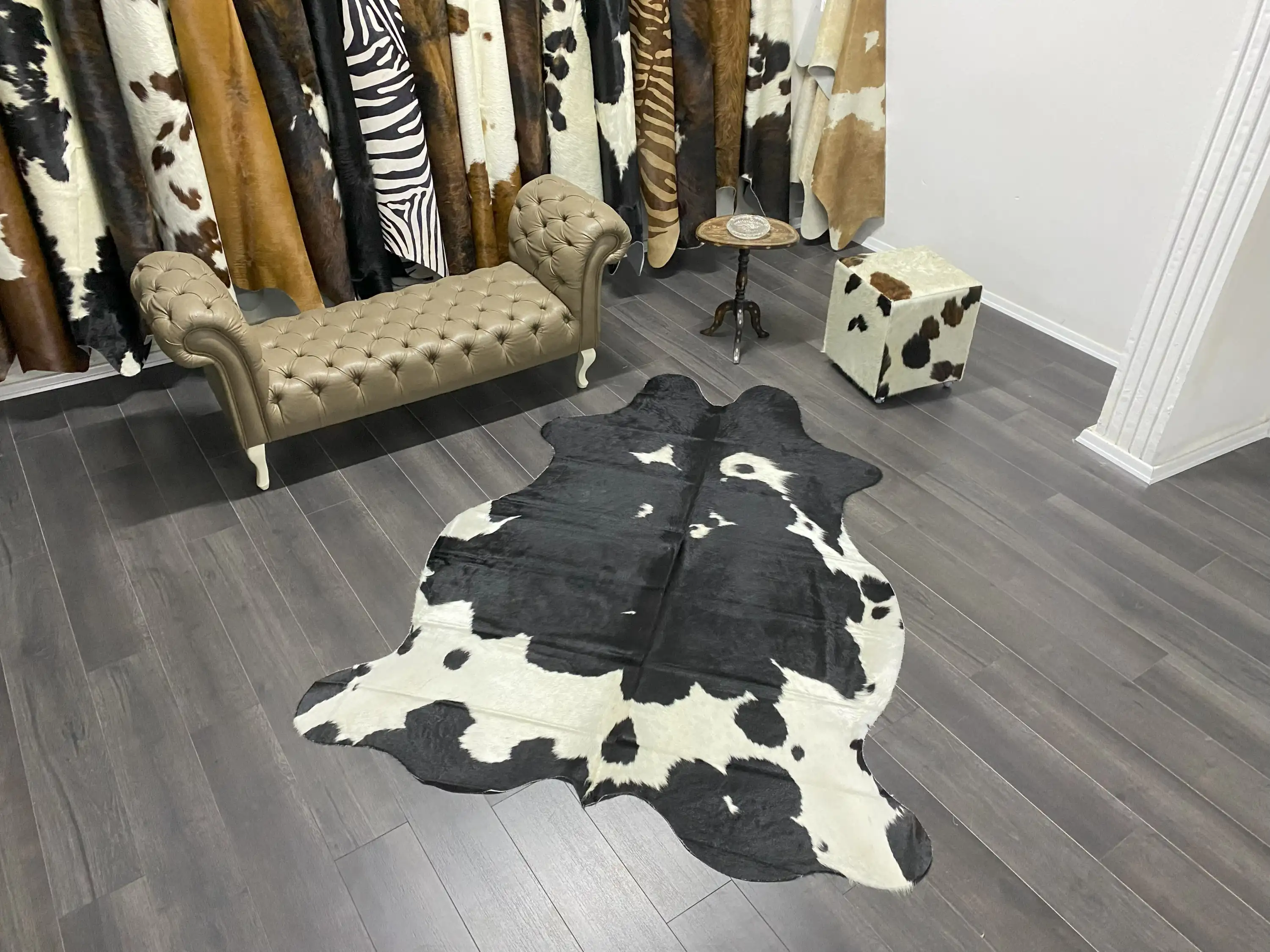 HAKİKİ DERİ DANA POSTU SİYAH - BEYAZ 170 x 220 - 0701000131