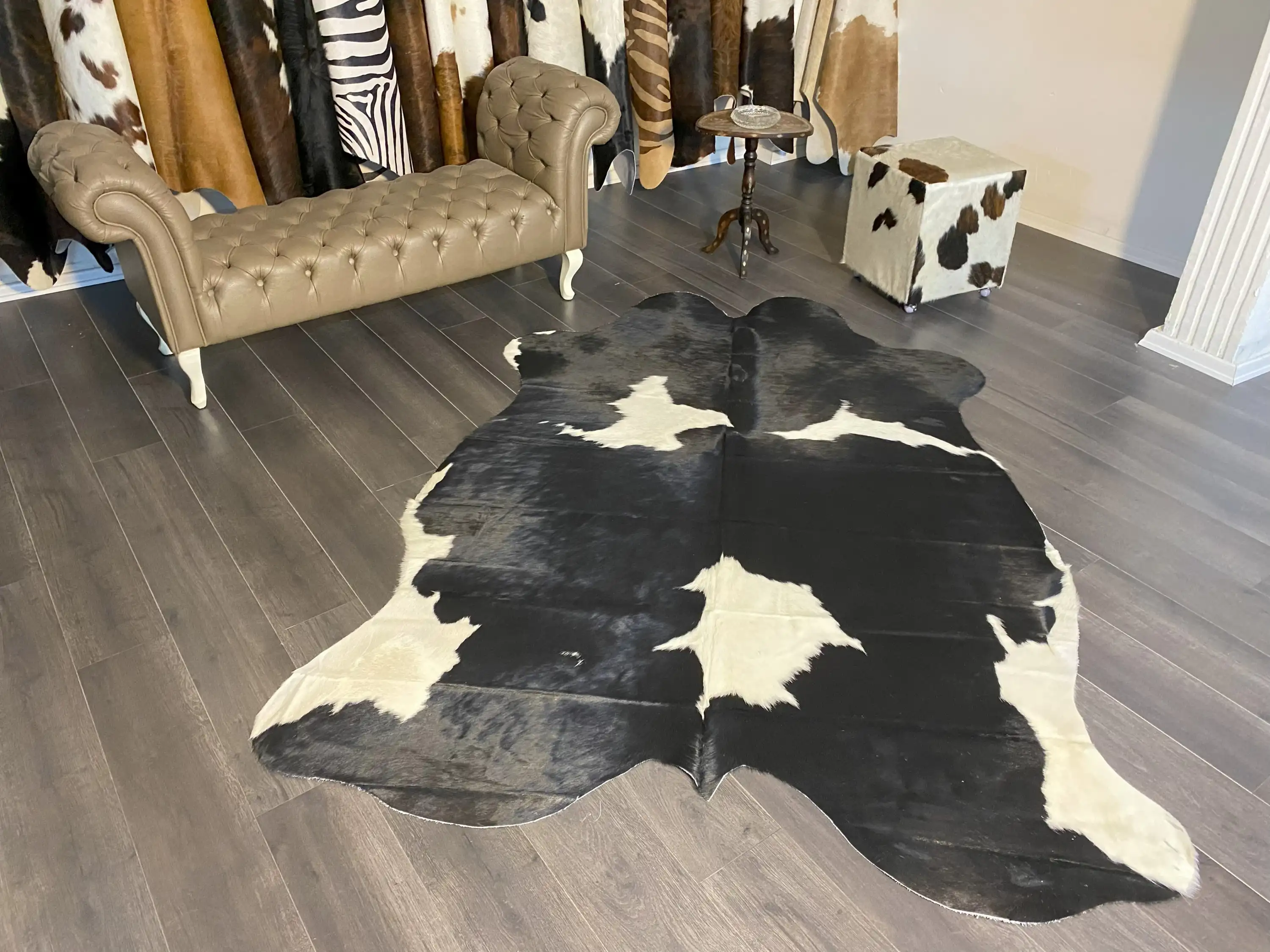 HAKİKİ DERİ DANA POSTU SİYAH - BEYAZ 175 x 240 - 0701000088