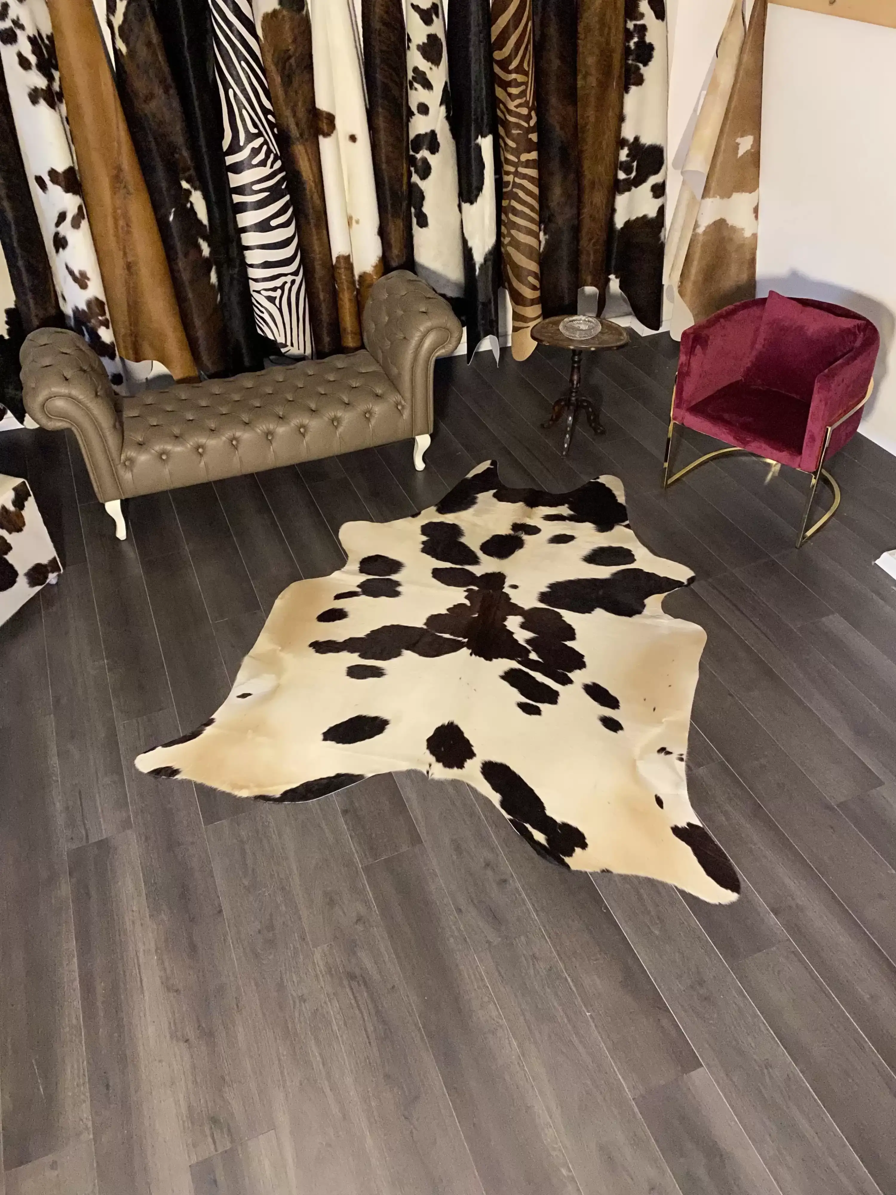 HAKİKİ DERİ DANA POSTU SİYAH - BEYAZ 180 x 210 - 0701000053