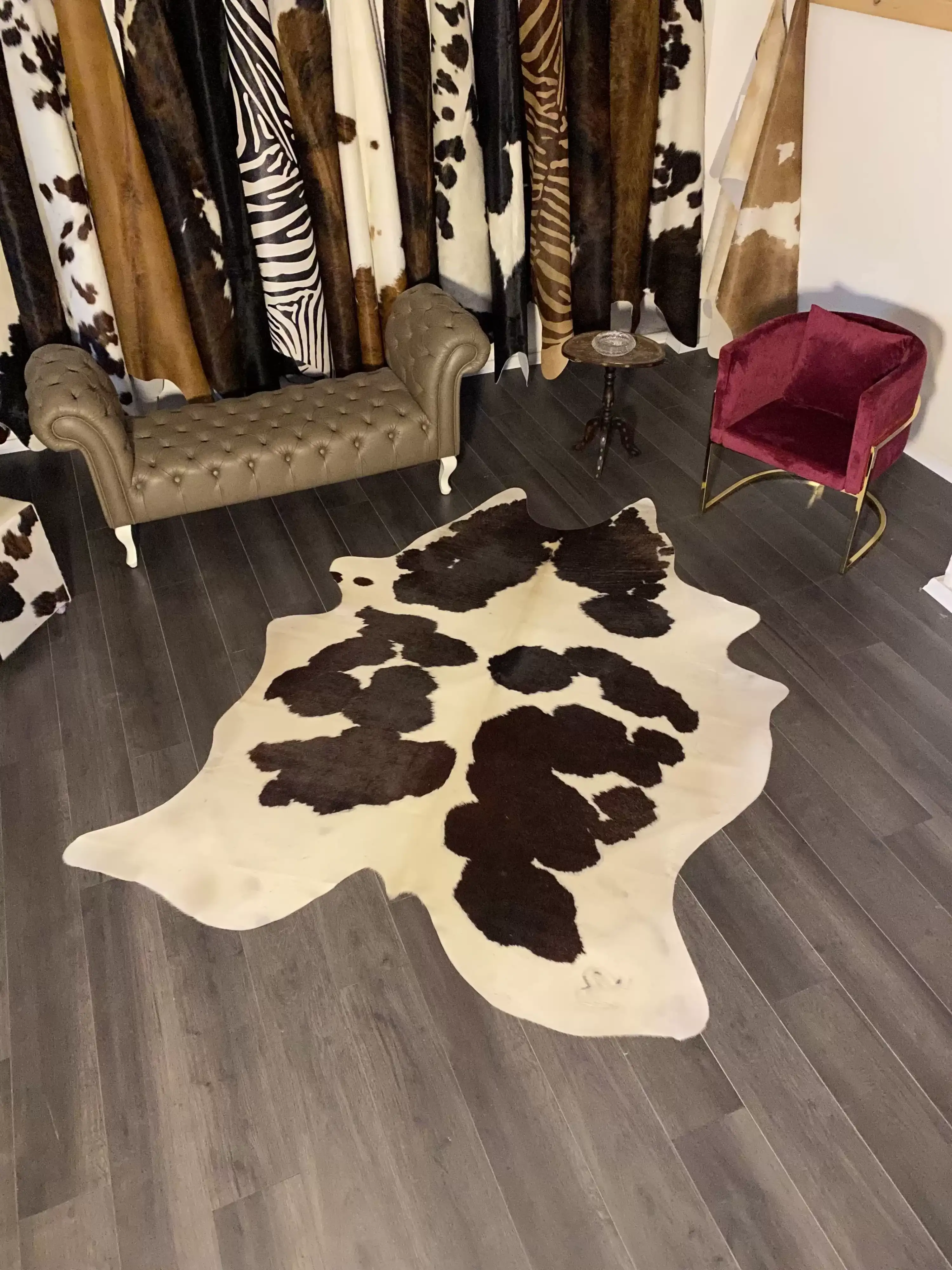 HAKİKİ DERİ DANA POSTU SİYAH - BEYAZ 180 x 235 - 0701000057