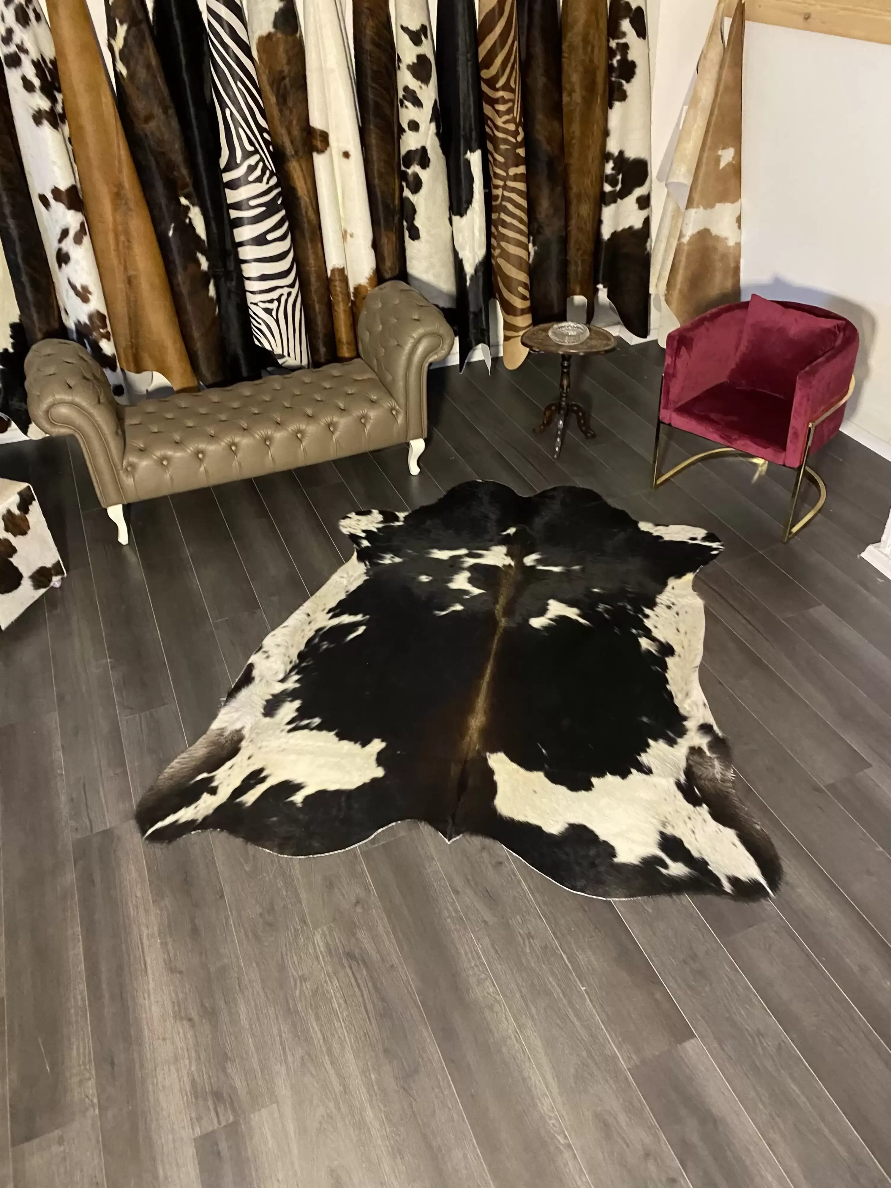 HAKİKİ DERİ DANA POSTU SİYAH - BEYAZ 185 x 210 - 0701000050