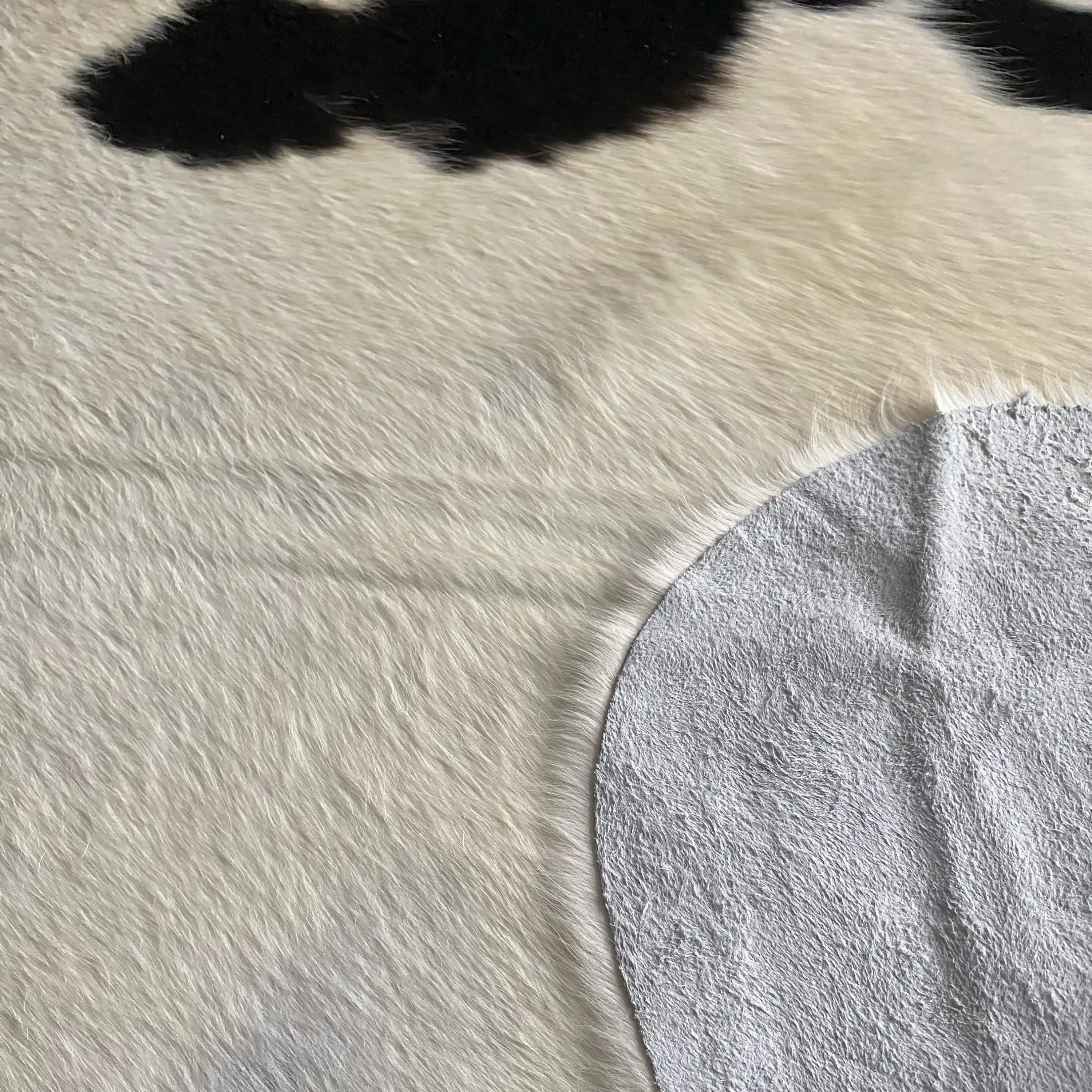 HAKİKİ DERİ DANA POSTU SİYAH - BEYAZ 185 x205 - 0701000002