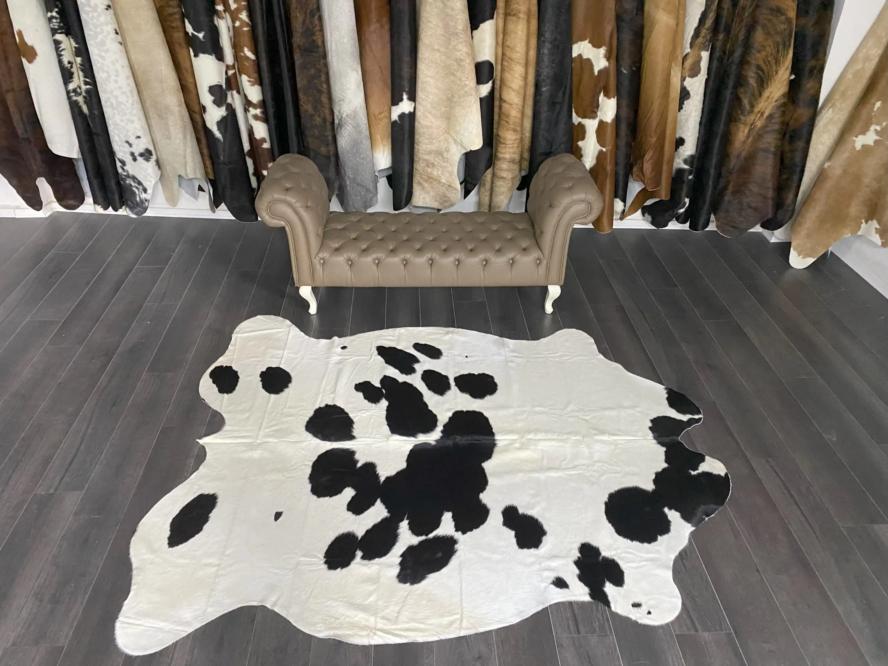 HAKİKİ DERİ DANA POSTU SİYAH - BEYAZ 190 x 230 - 0701000013