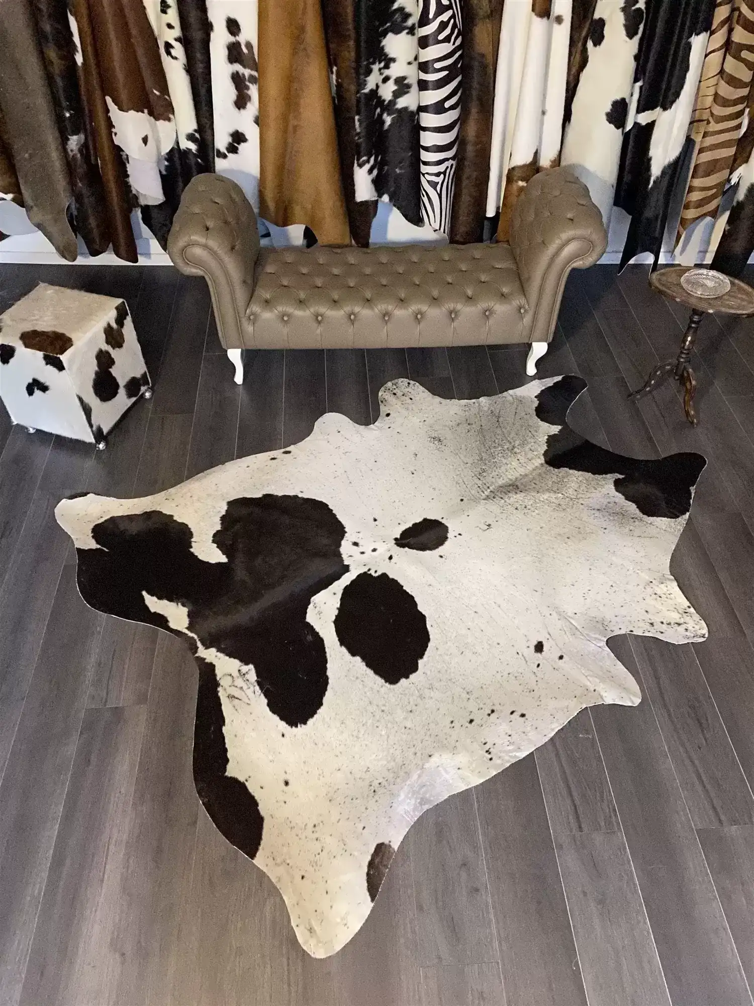 HAKİKİ DERİ DANA POSTU SİYAH - BEYAZ 190 x 230 - 0701000143