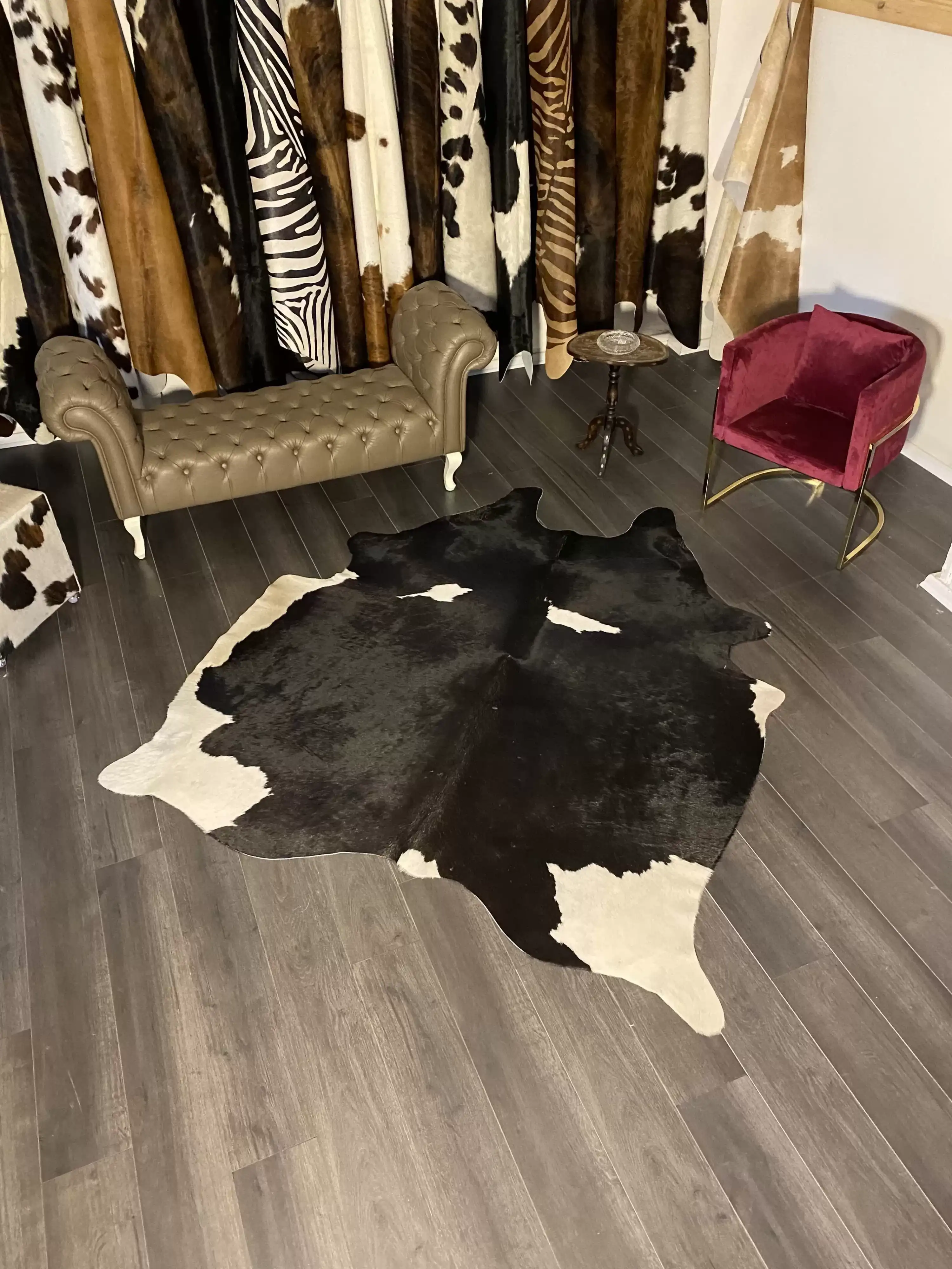 HAKİKİ DERİ DANA POSTU SİYAH - BEYAZ 195 x 230 - 0701000036