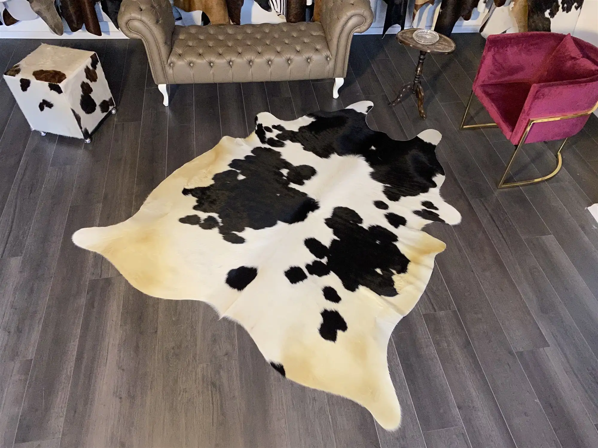 HAKİKİ DERİ DANA POSTU SİYAH - BEYAZ 200 x 220 - 0701000185