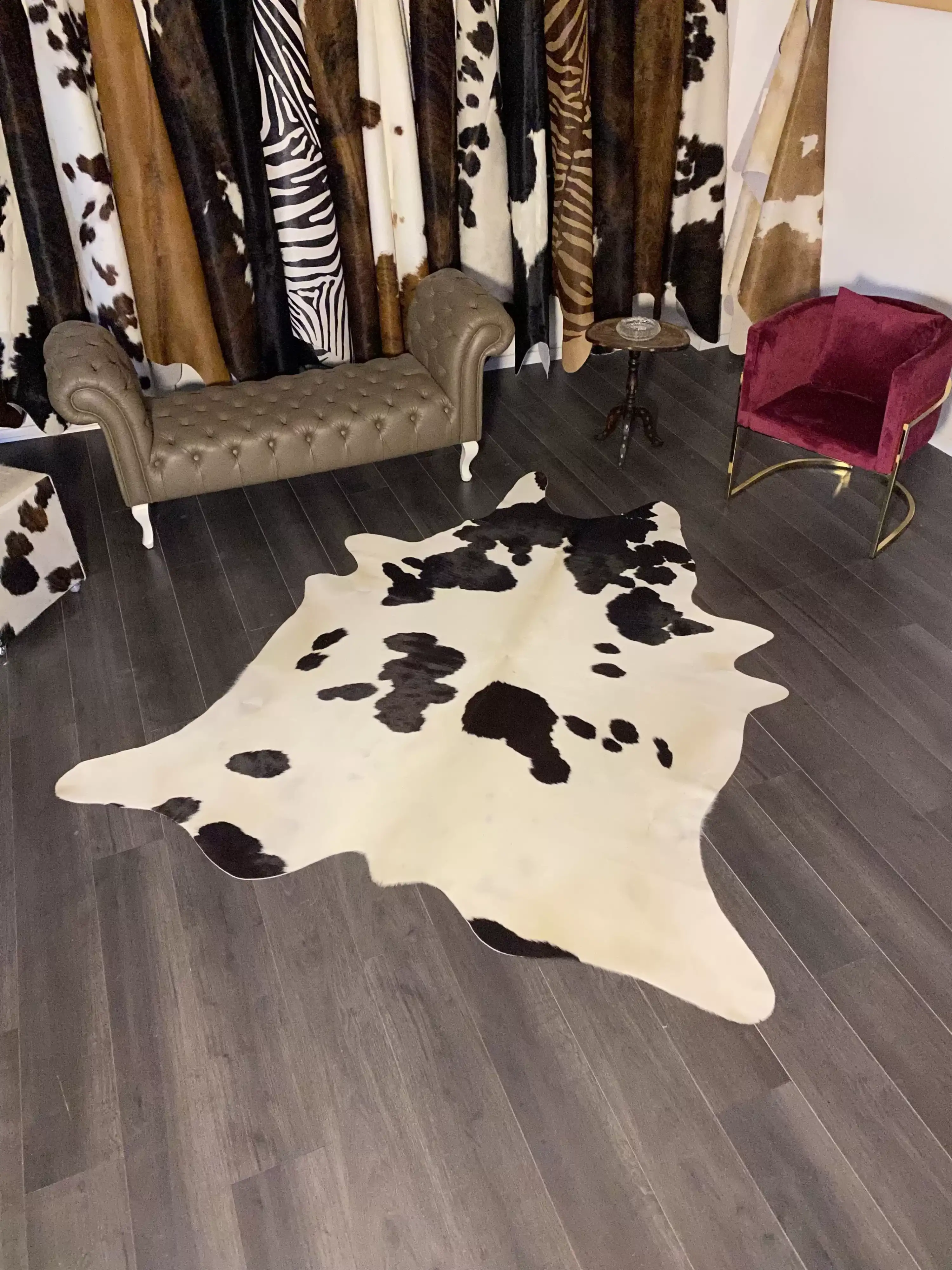 HAKİKİ DERİ DANA POSTU SİYAH - BEYAZ 200 x 225 - 0701000060