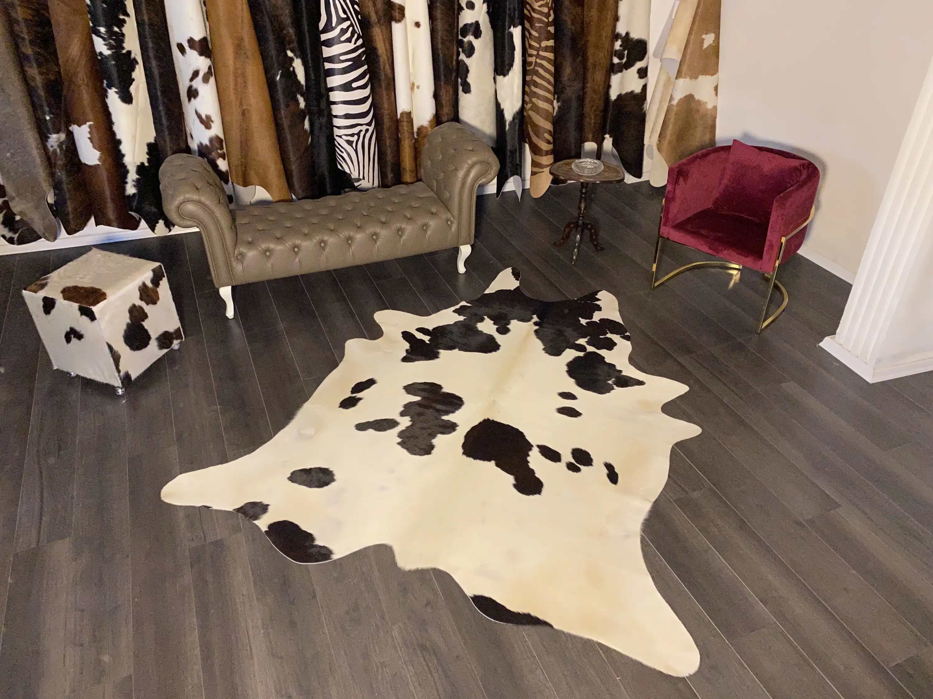 HAKİKİ DERİ DANA POSTU SİYAH - BEYAZ 200 x 225 - 0701000060