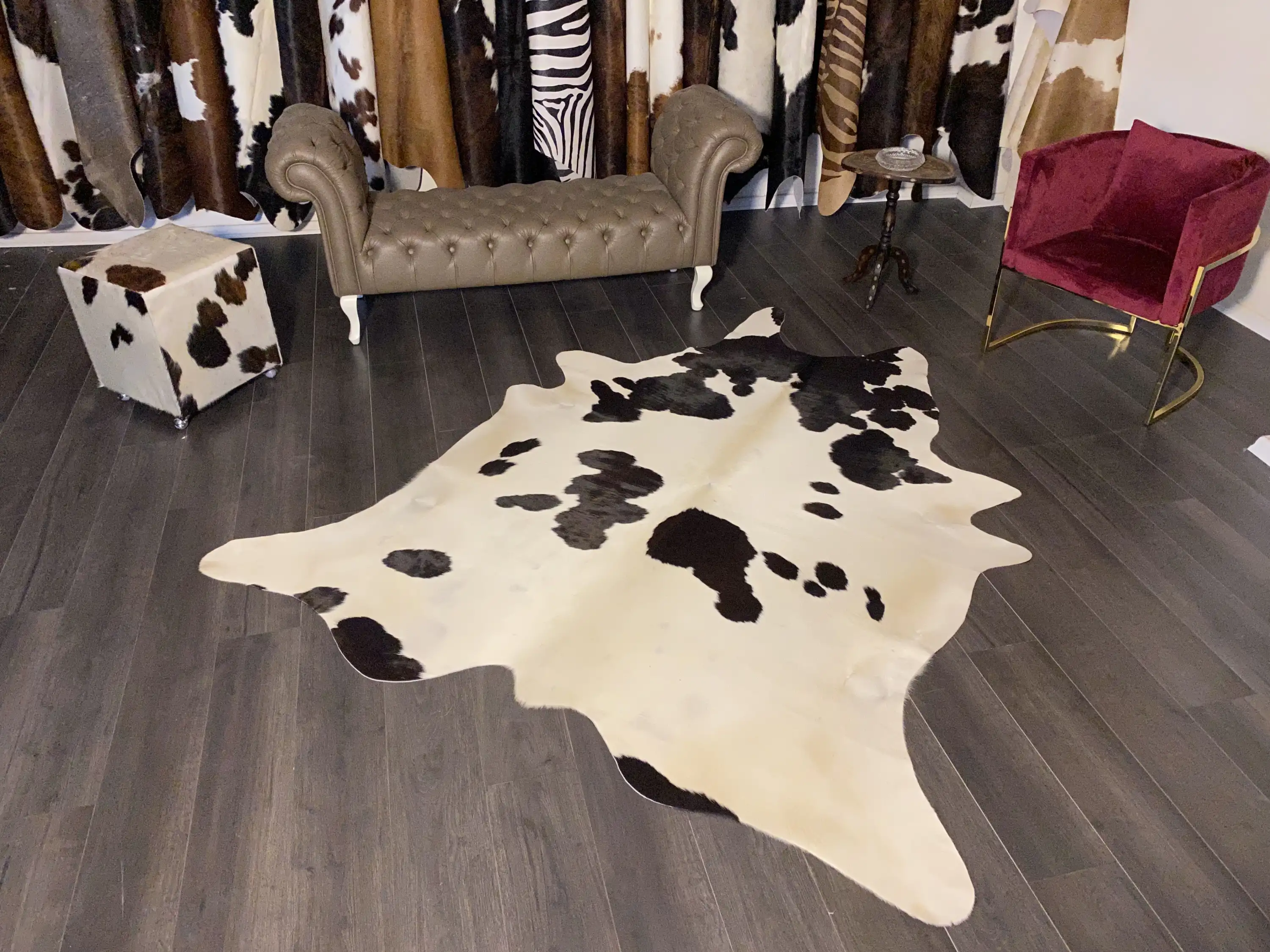 HAKİKİ DERİ DANA POSTU SİYAH - BEYAZ 200 x 225 - 0701000060