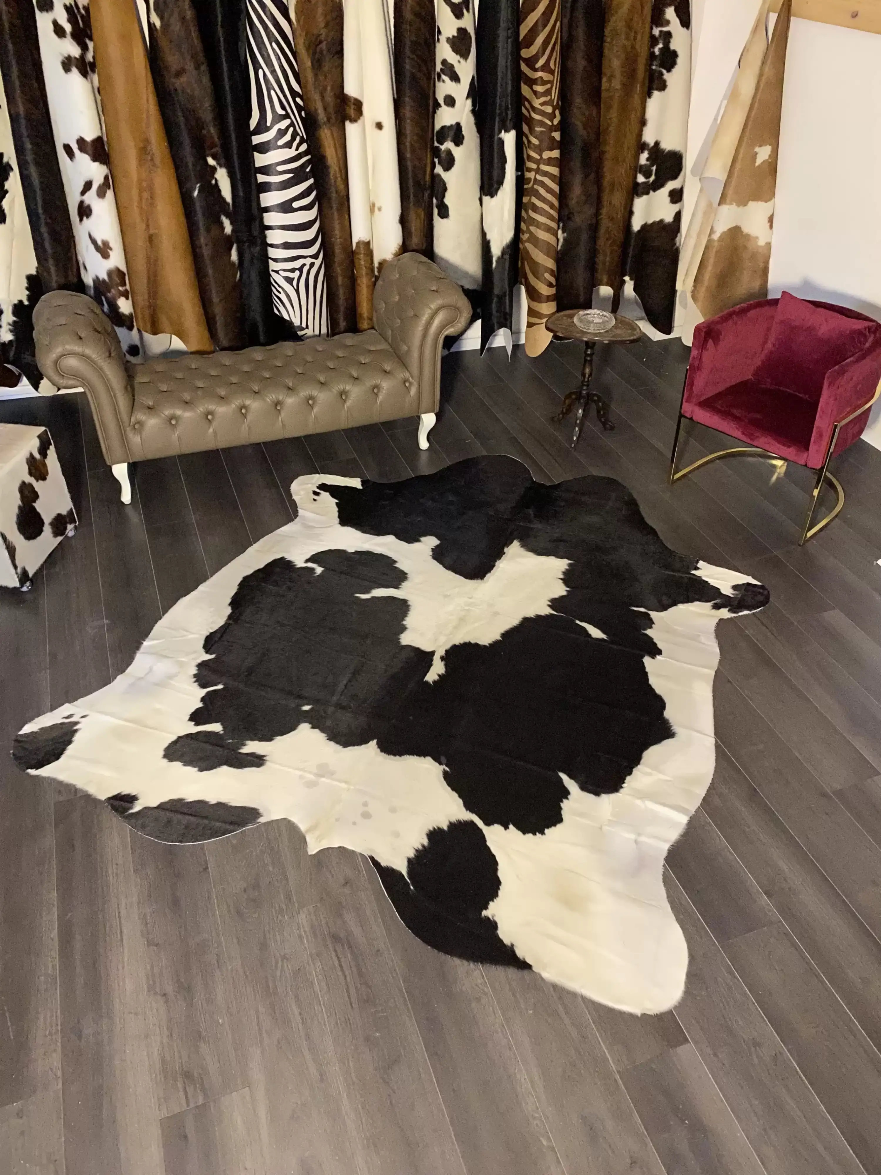 HAKİKİ DERİ DANA POSTU SİYAH - BEYAZ 200 x 235 - 0701000073