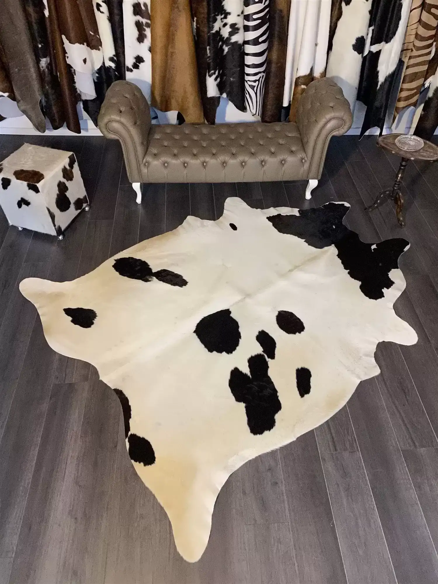 HAKİKİ DERİ DANA POSTU SİYAH - BEYAZ 200 x 240 - 0701000151