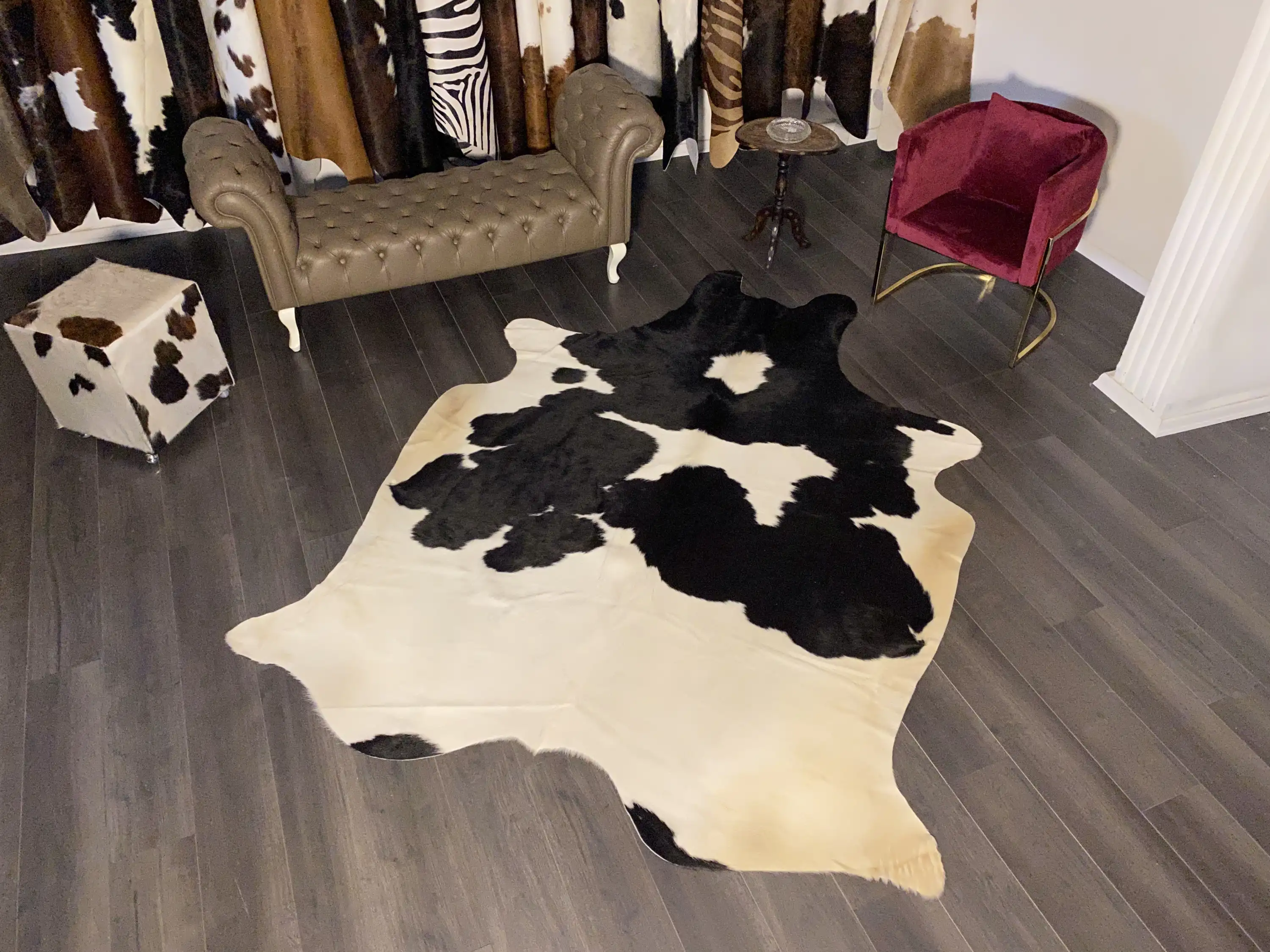 HAKİKİ DERİ DANA POSTU SİYAH - BEYAZ 200 x 250 - 0701000043