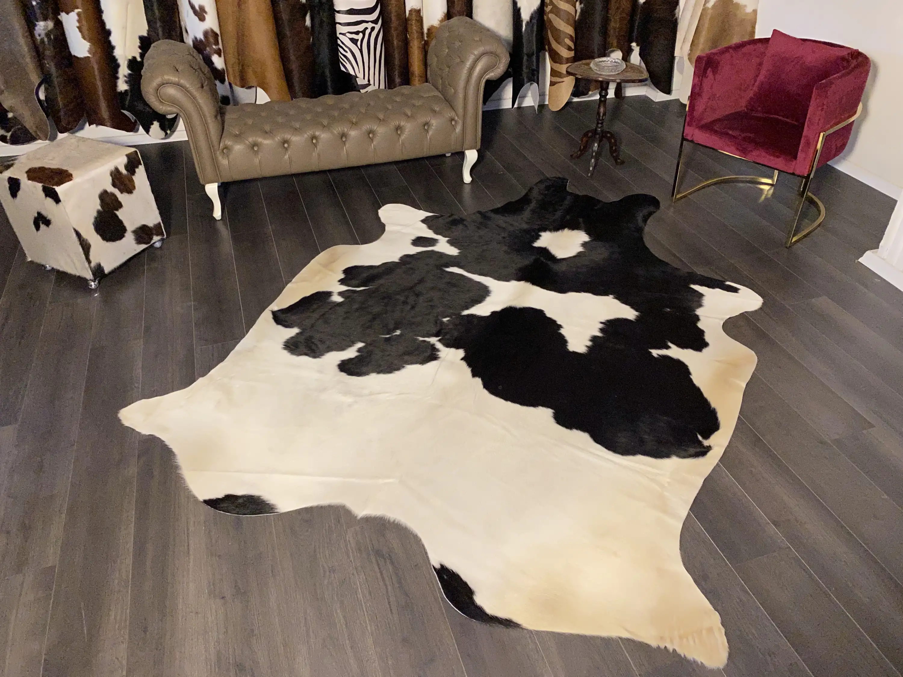 HAKİKİ DERİ DANA POSTU SİYAH - BEYAZ 200 x 250 - 0701000043