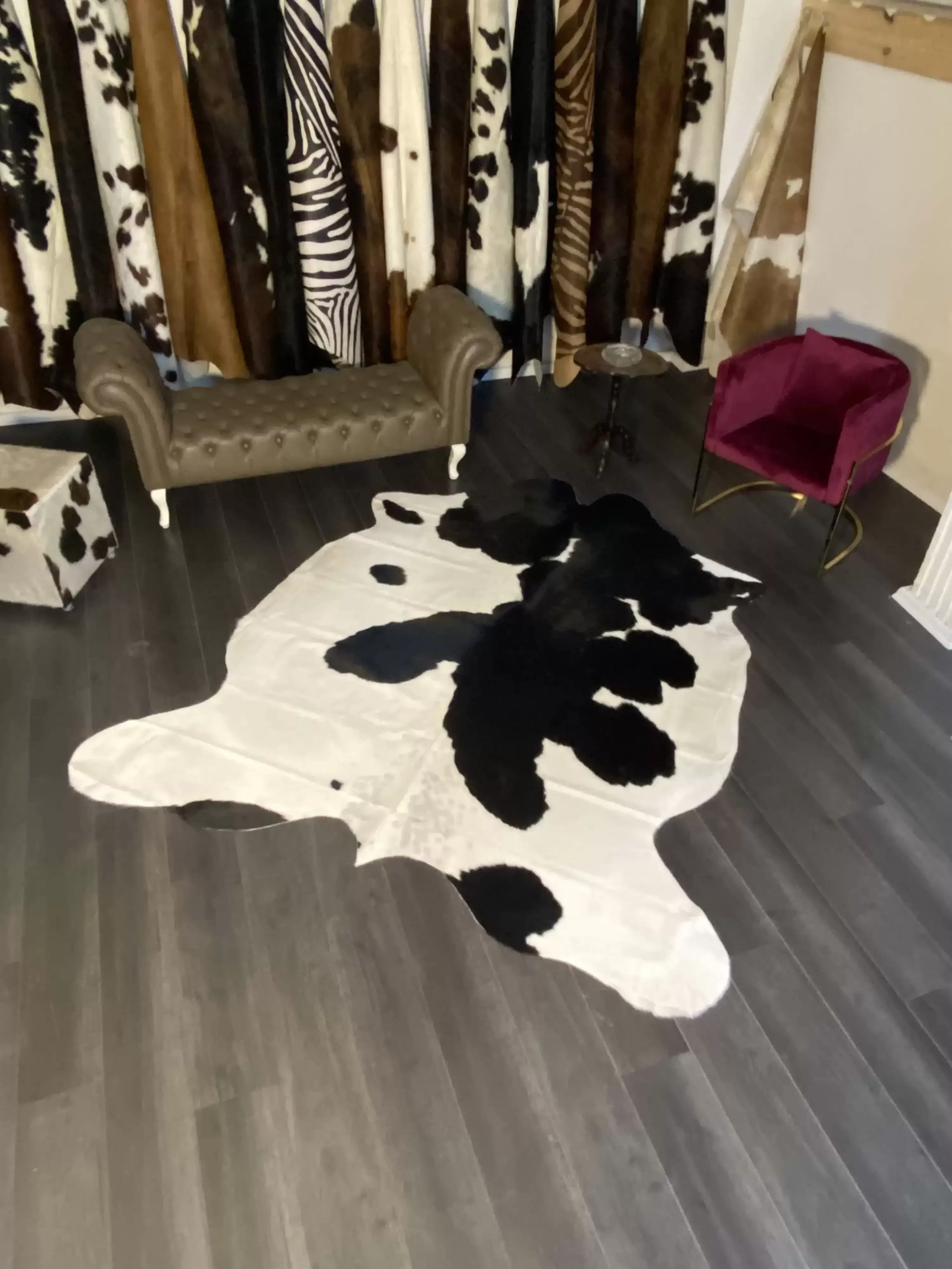 HAKİKİ DERİ DANA POSTU SİYAH - BEYAZ 205 x 245 - 0701000083