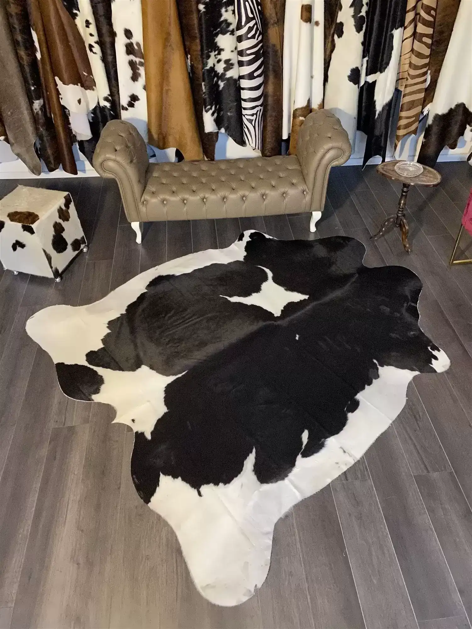 HAKİKİ DERİ DANA POSTU SİYAH - BEYAZ 210 x 235 - 0701000164