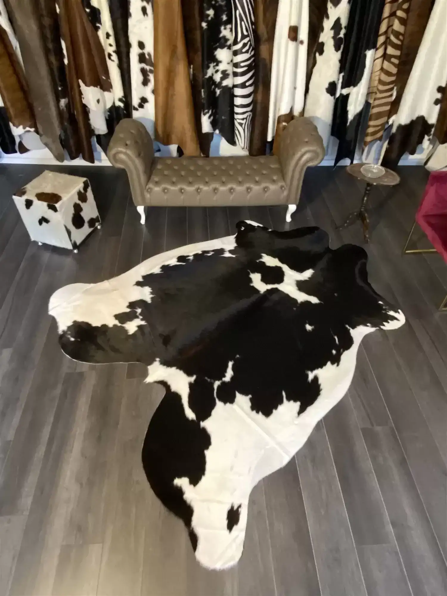 HAKİKİ DERİ DANA POSTU SİYAH - BEYAZ 215 x 250 - 0701000177