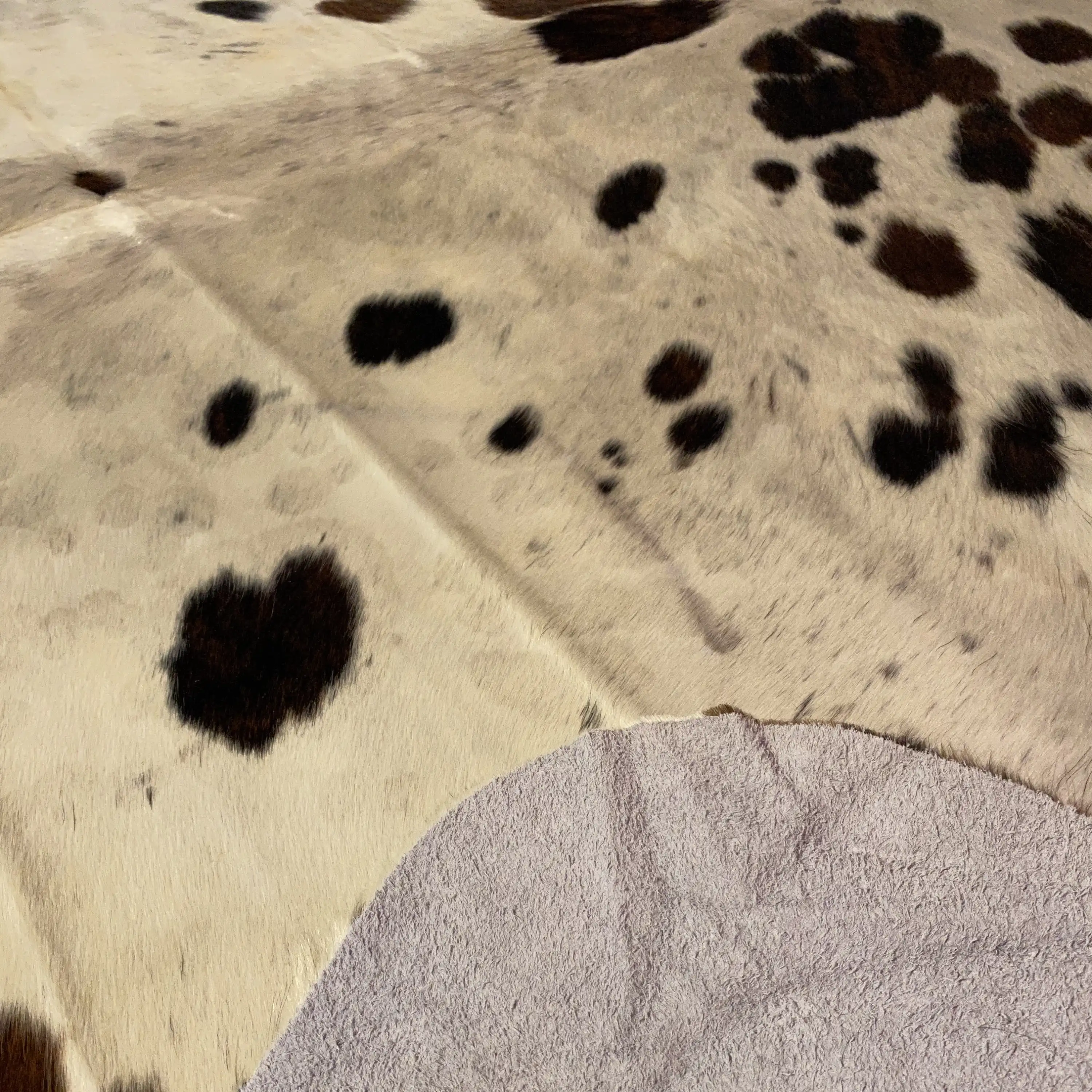 HAKİKİ DERİ DANA POSTU ÜÇ RENK 210 x 240 - 0901000063