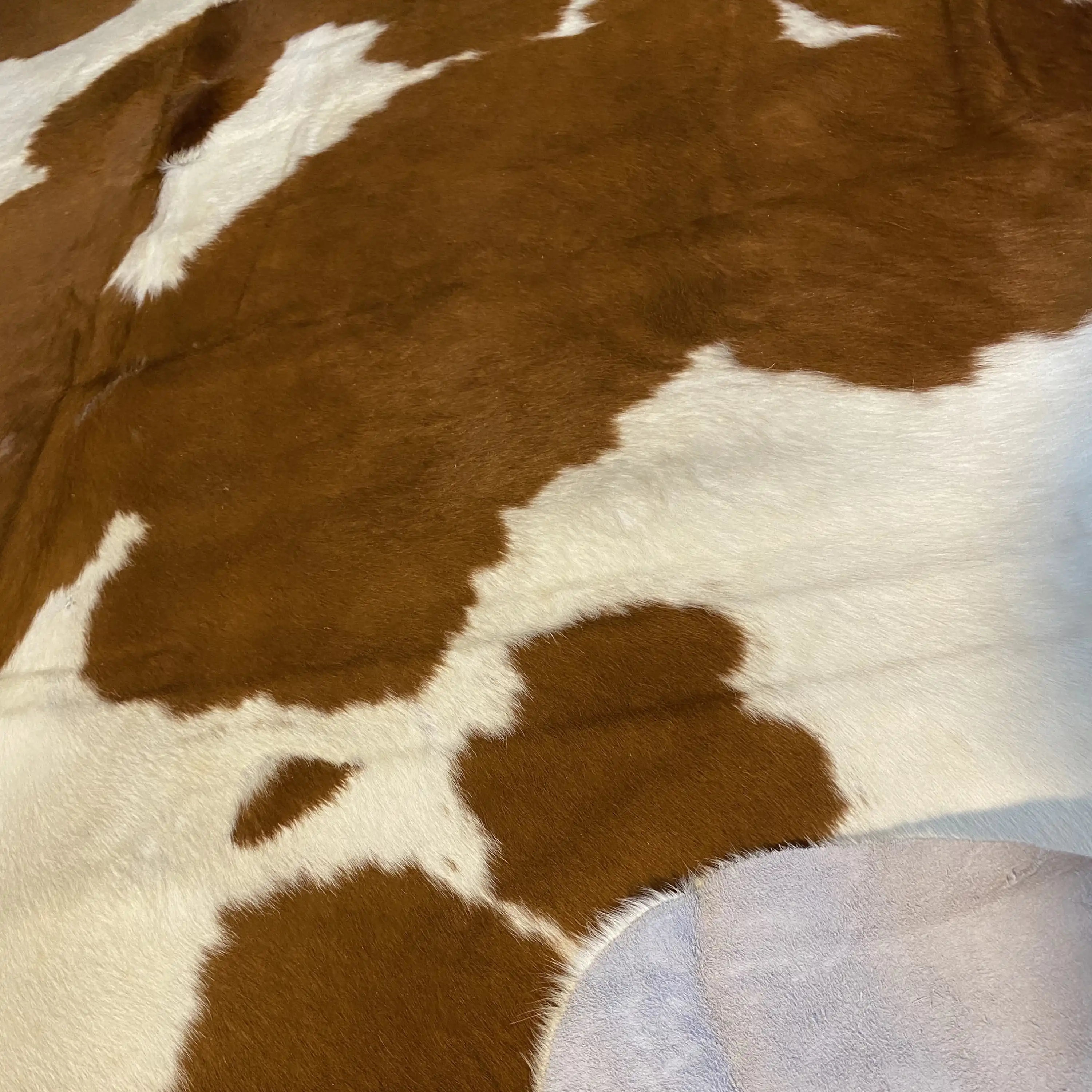 HAKİKİ DERİ DANA POSTU KAHVE - BEYAZ 180 x 230 - 0801000117