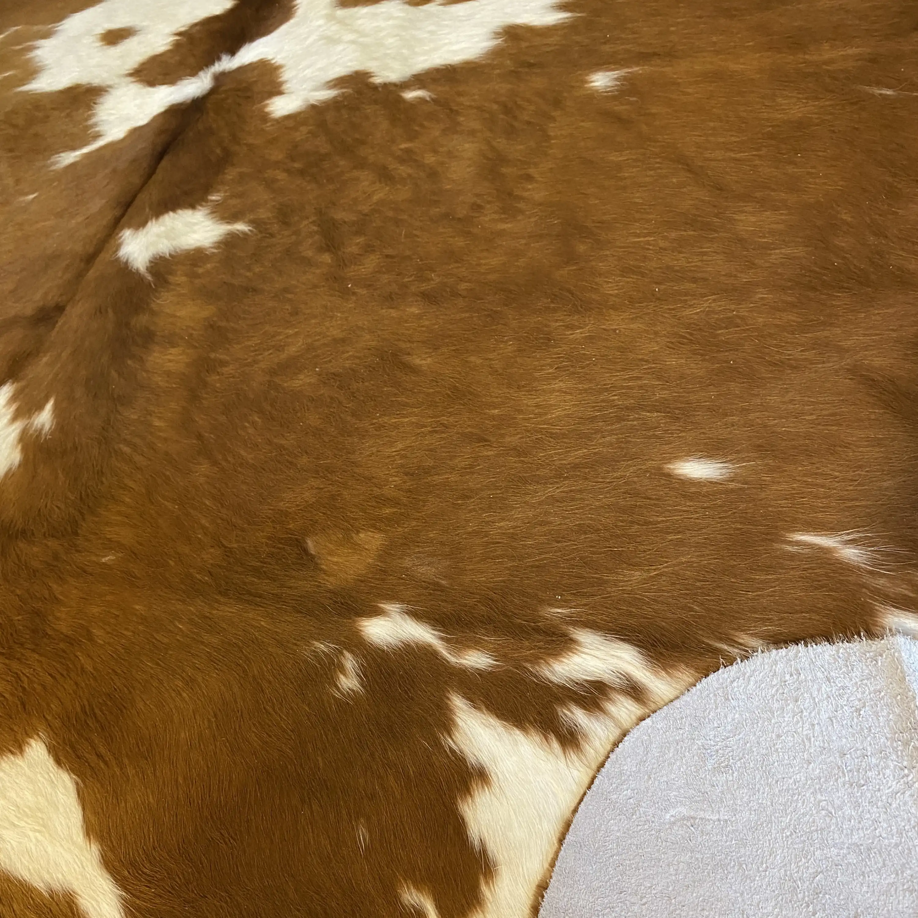 HAKİKİ DERİ DANA POSTU KAHVE - BEYAZ 195 x 195 - 0801000107