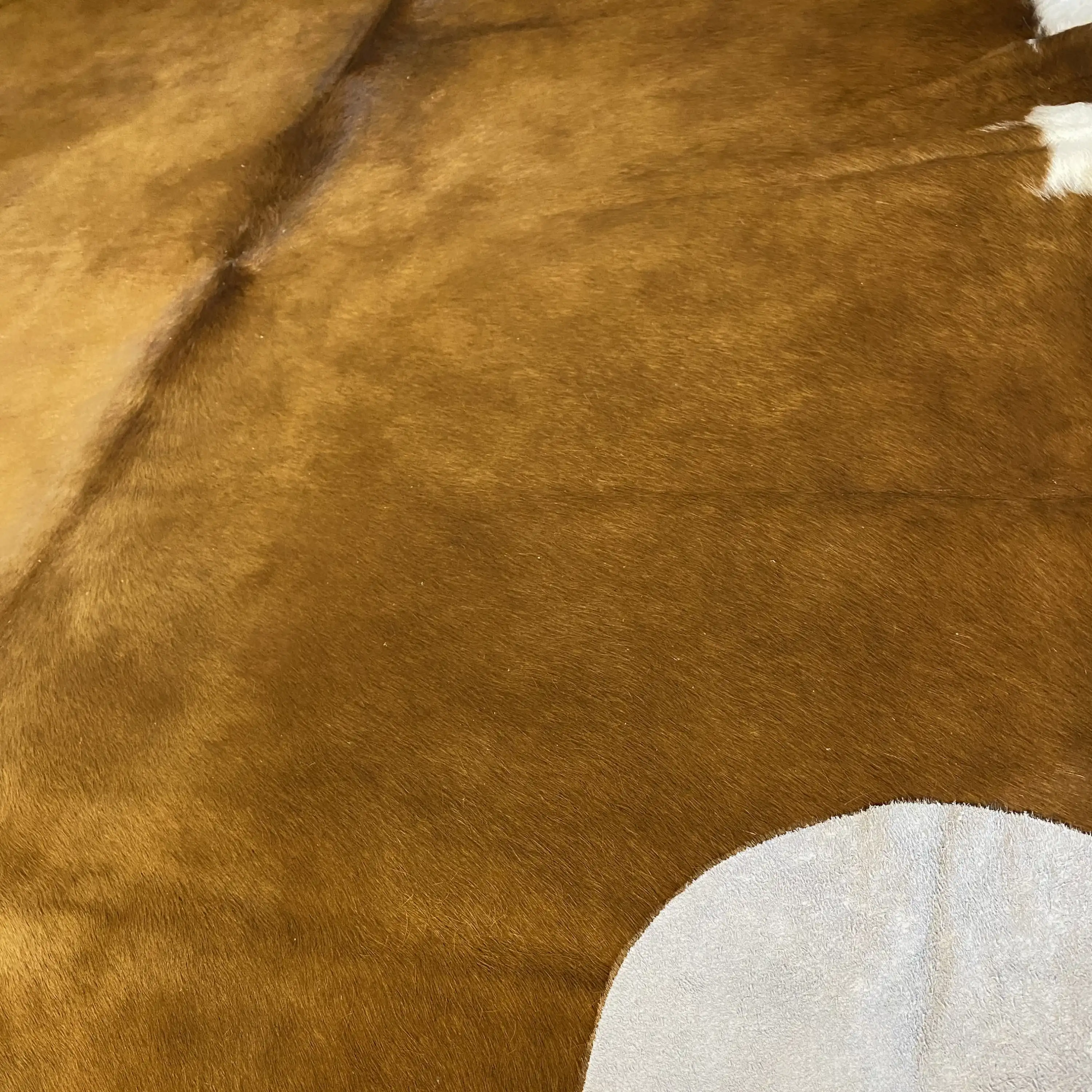 HAKİKİ DERİ DANA POSTU KAHVE - BEYAZ 205 x 215 - 0801000112